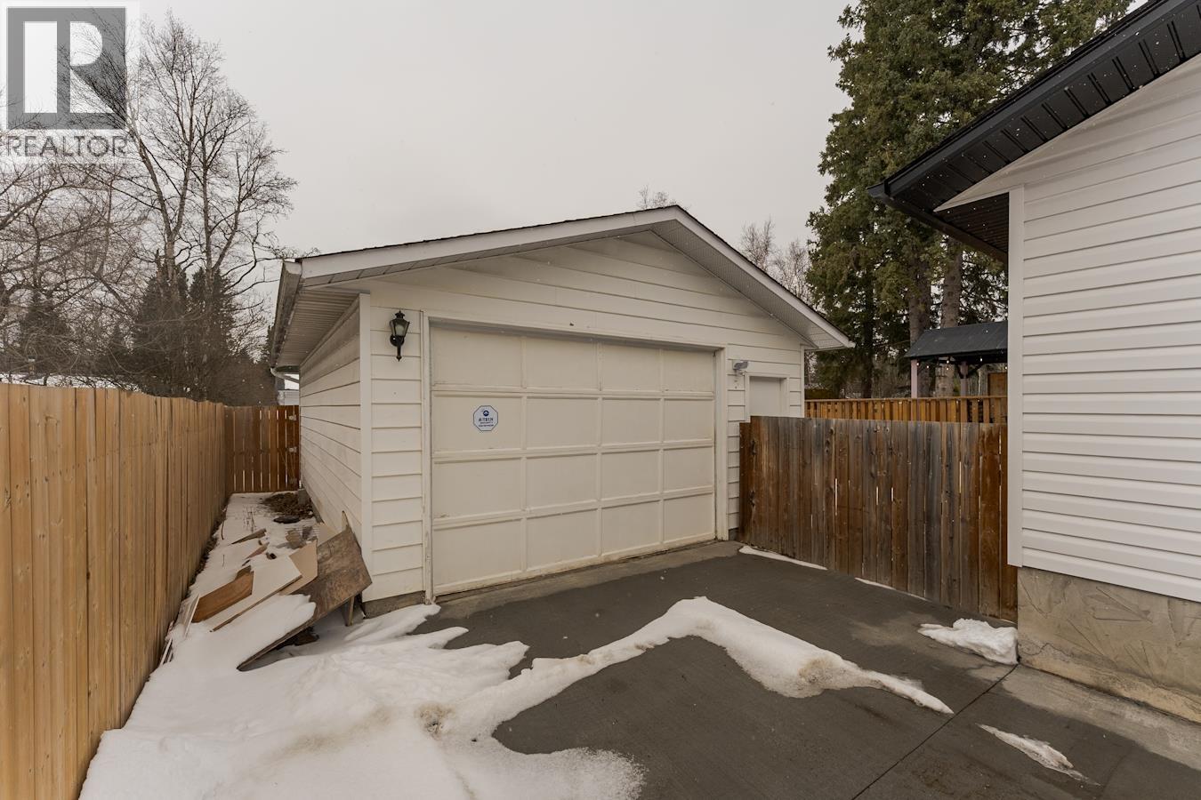 7763 NEWTON CRESCENT - 6