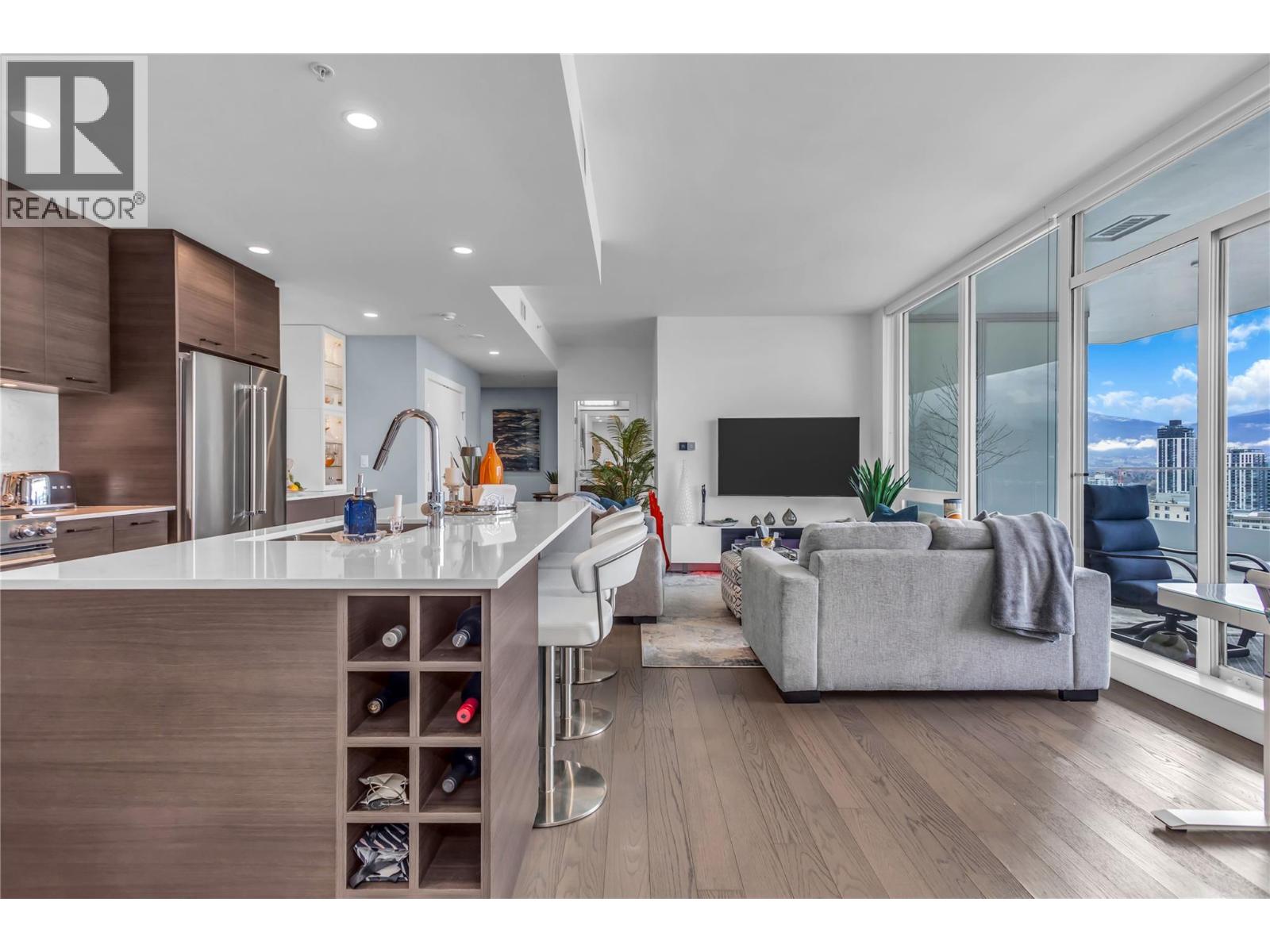 1181 Sunset Drive Unit# 2004, Kelowna