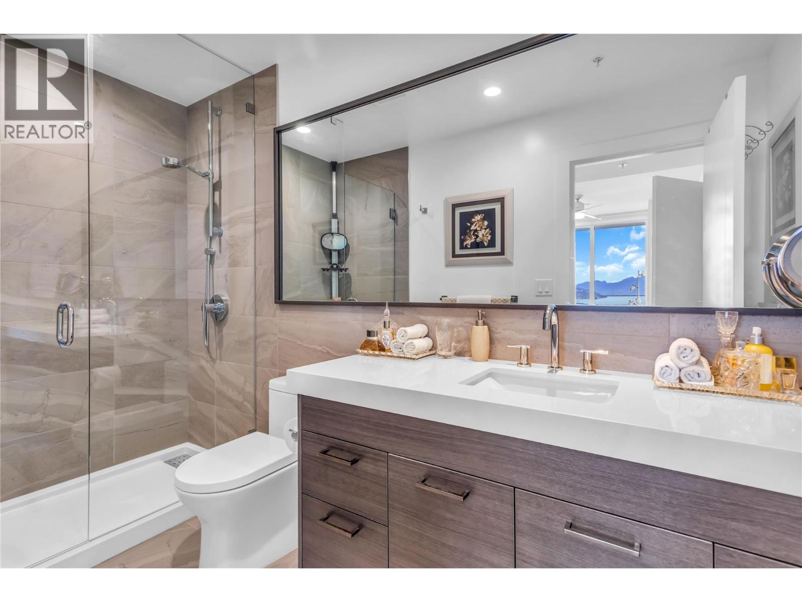 1181 Sunset Drive Unit# 2004, Kelowna