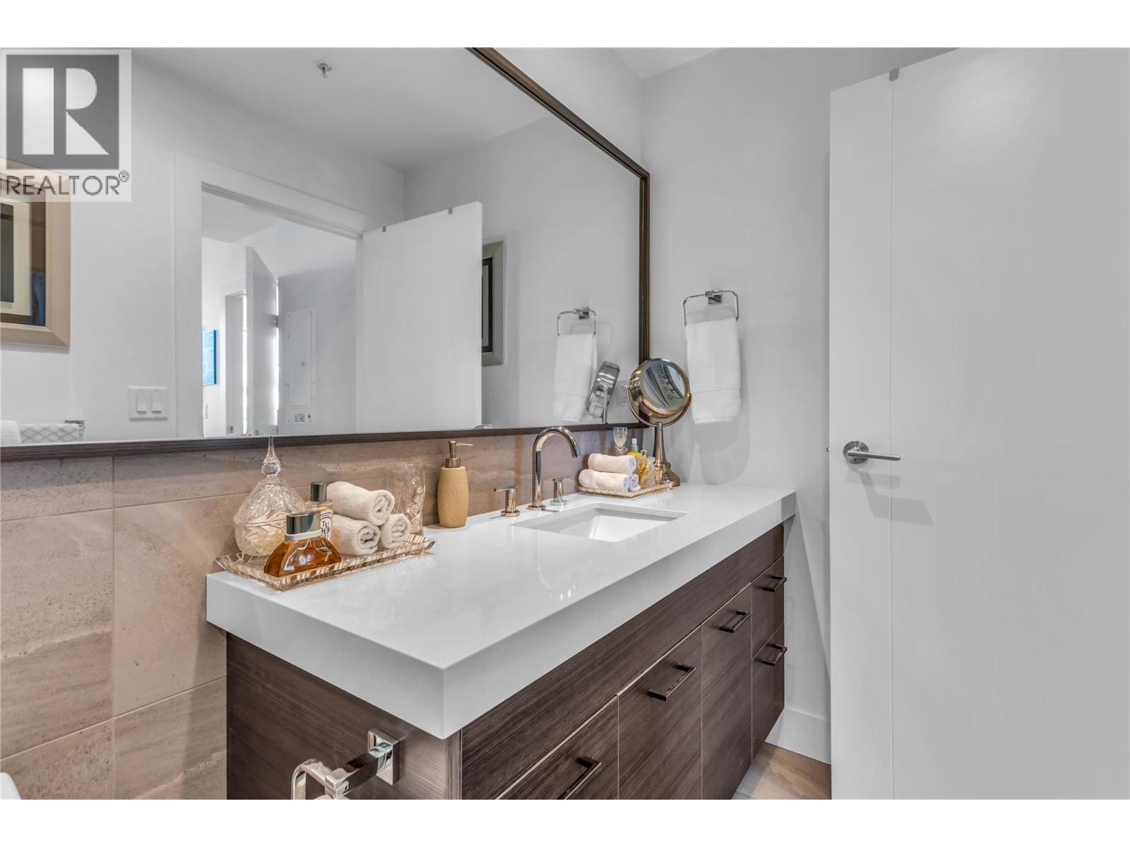 1181 Sunset Drive Unit# 2004, Kelowna