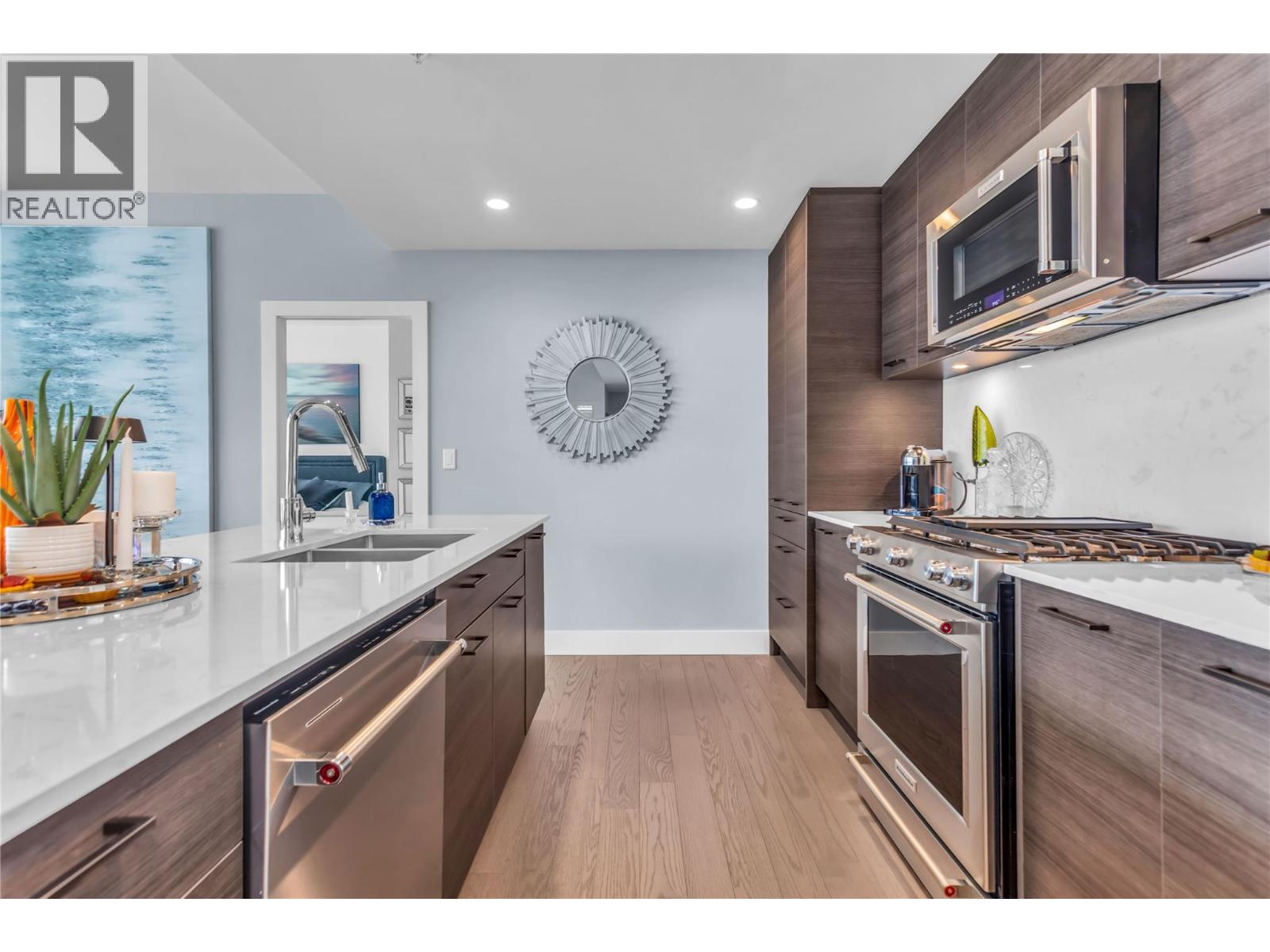 1181 Sunset Drive Unit# 2004, Kelowna