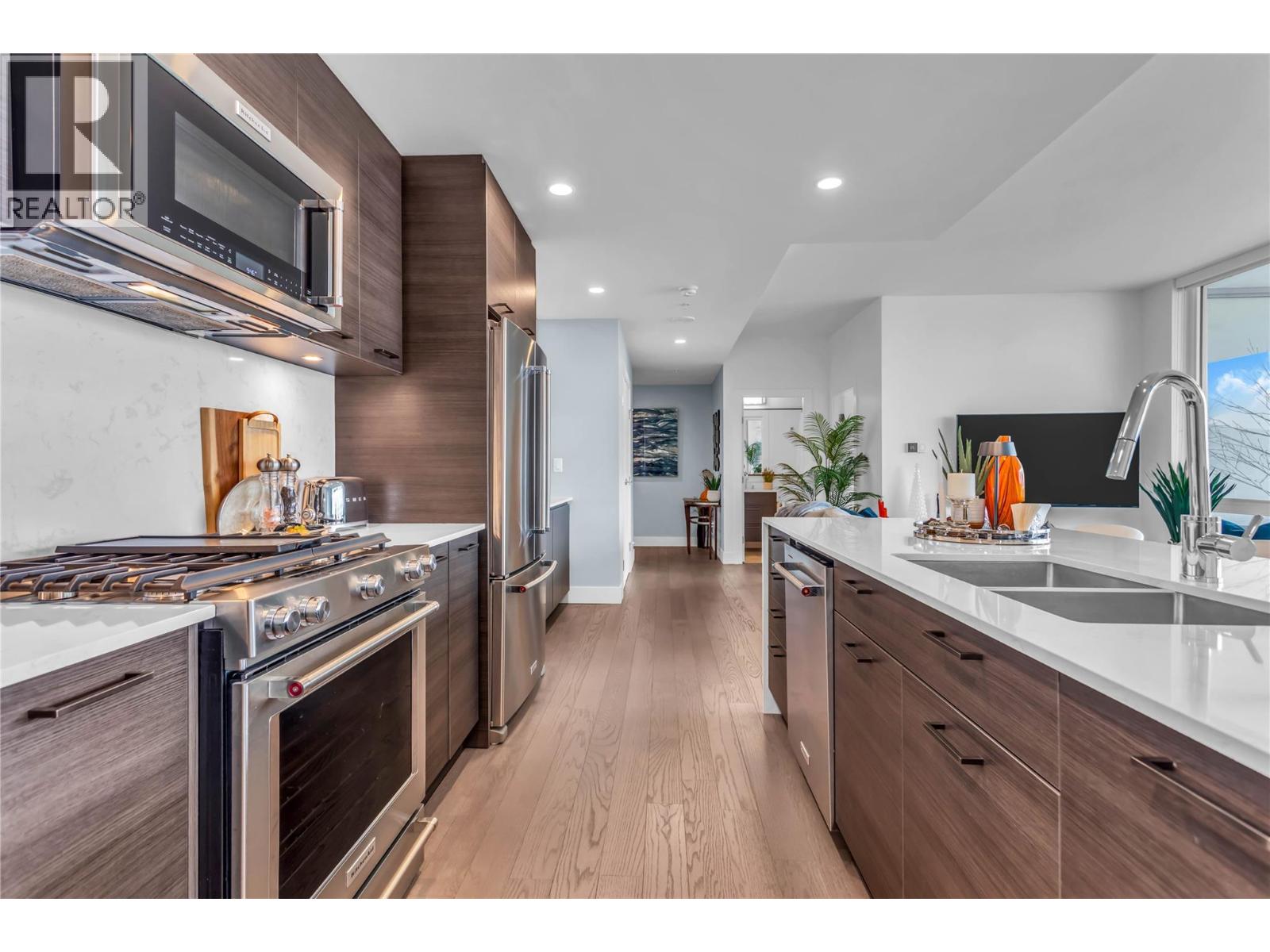 1181 Sunset Drive Unit# 2004, Kelowna