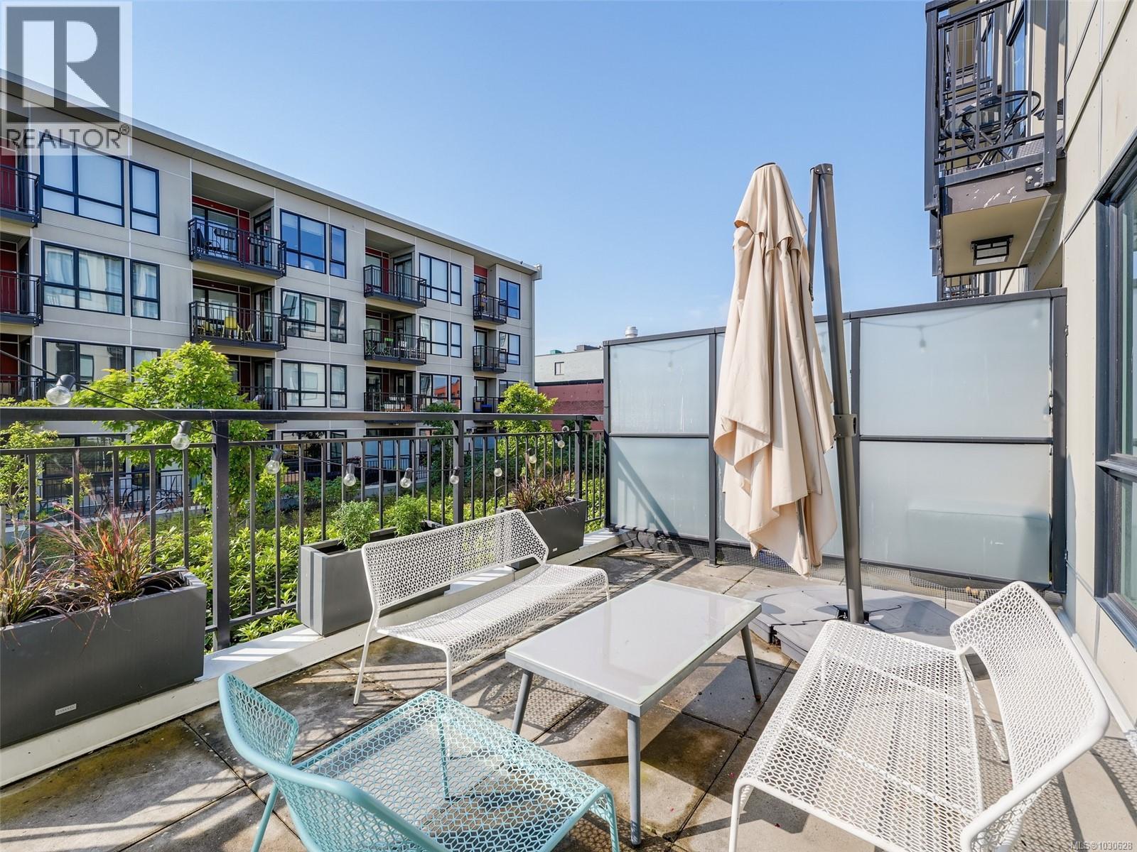 #215 517 Fisgard St - 1