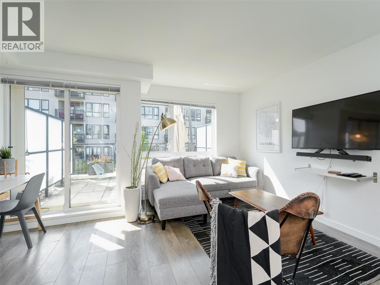 #215 517 FISGARD ST - Image 3