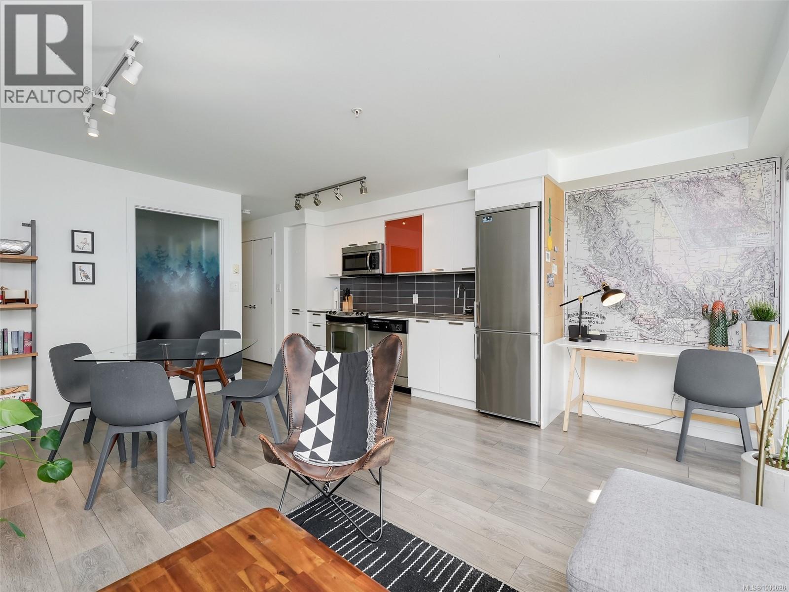 #215 517 FISGARD ST - 4