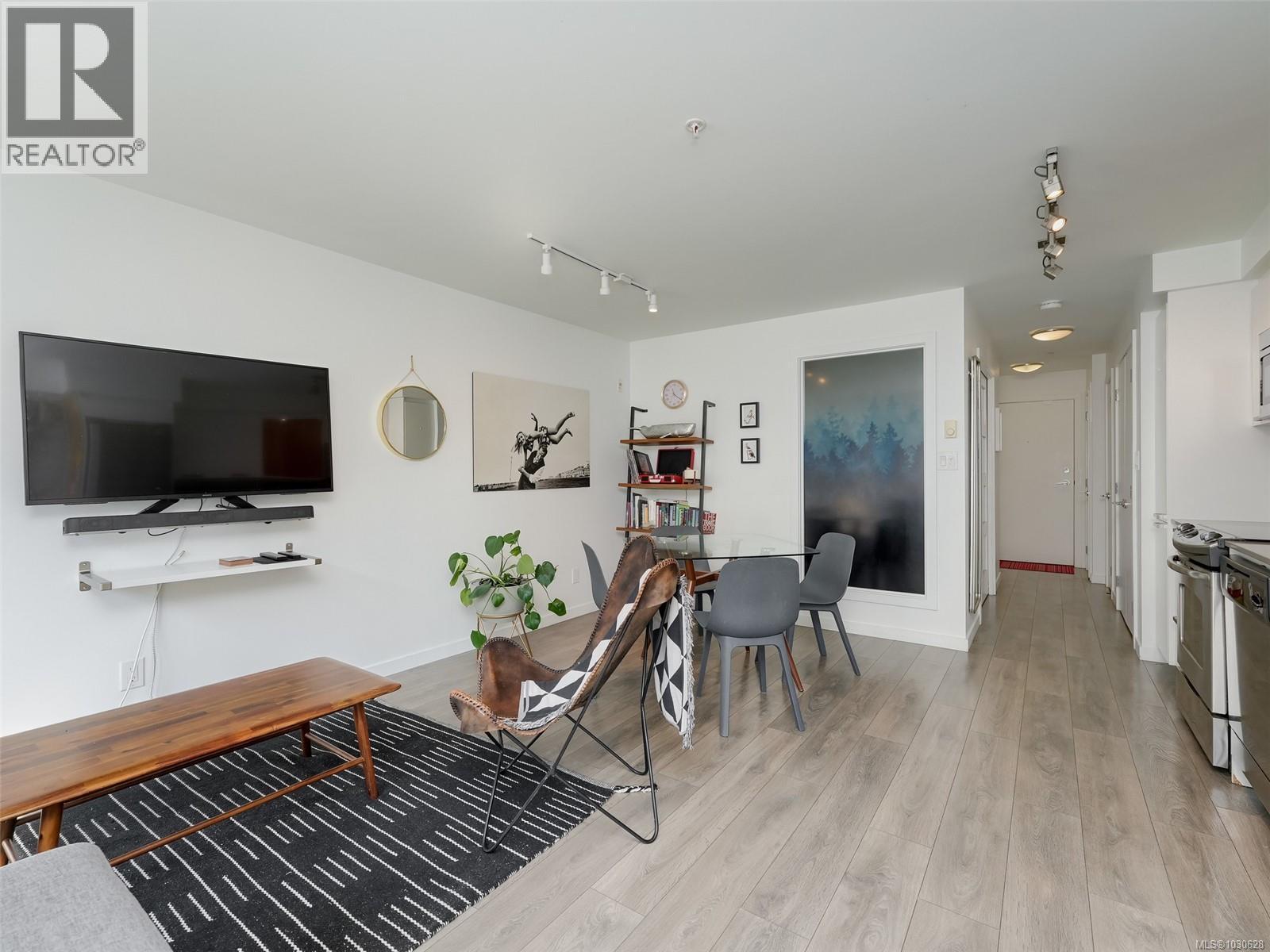 #215 517 Fisgard St - 5