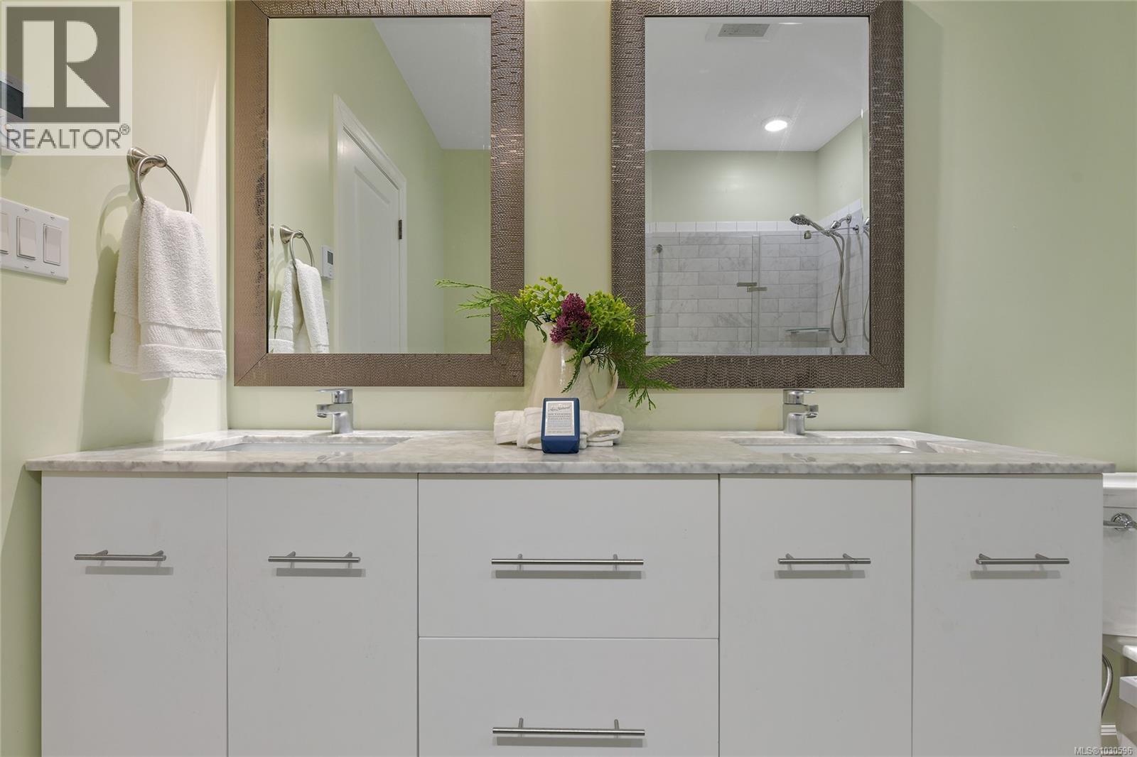 356 EAST WEST RD - 61