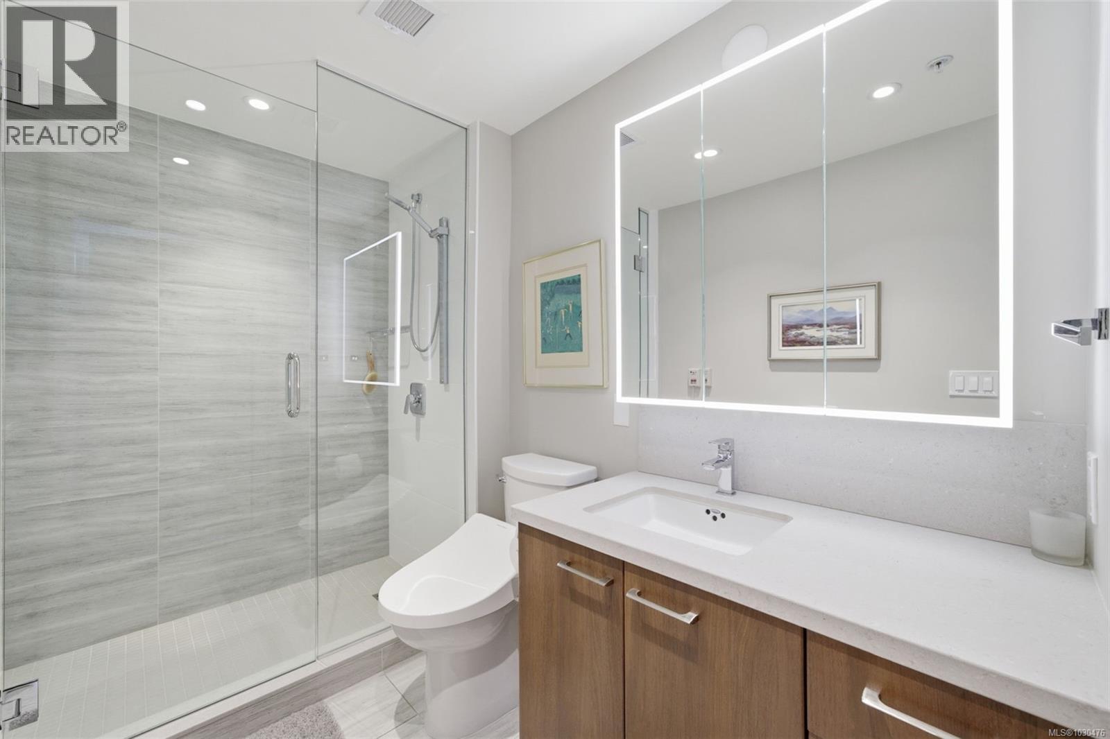 #1001 777 BELLEVILLE ST - 19