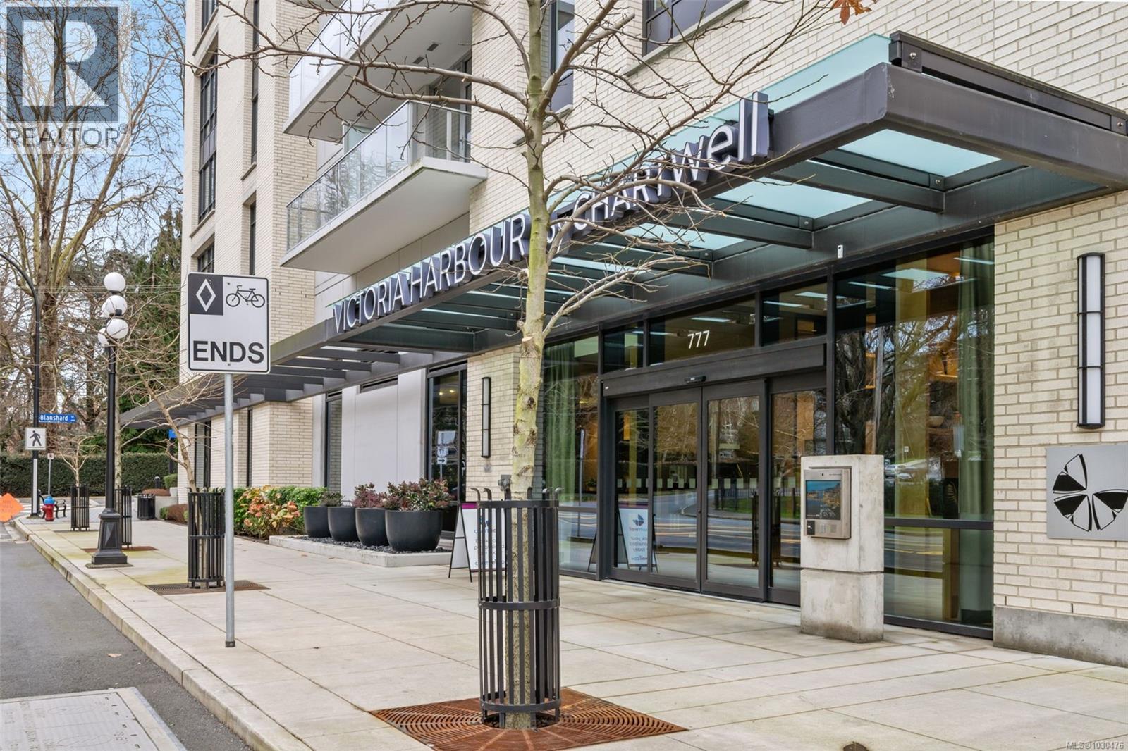 #1001 777 BELLEVILLE ST - 33