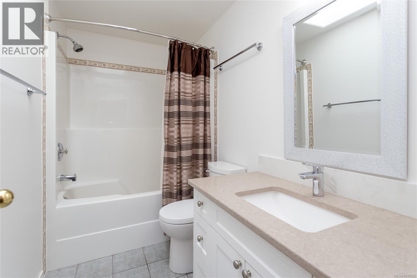 204 9725 Fourth Street, Sidney