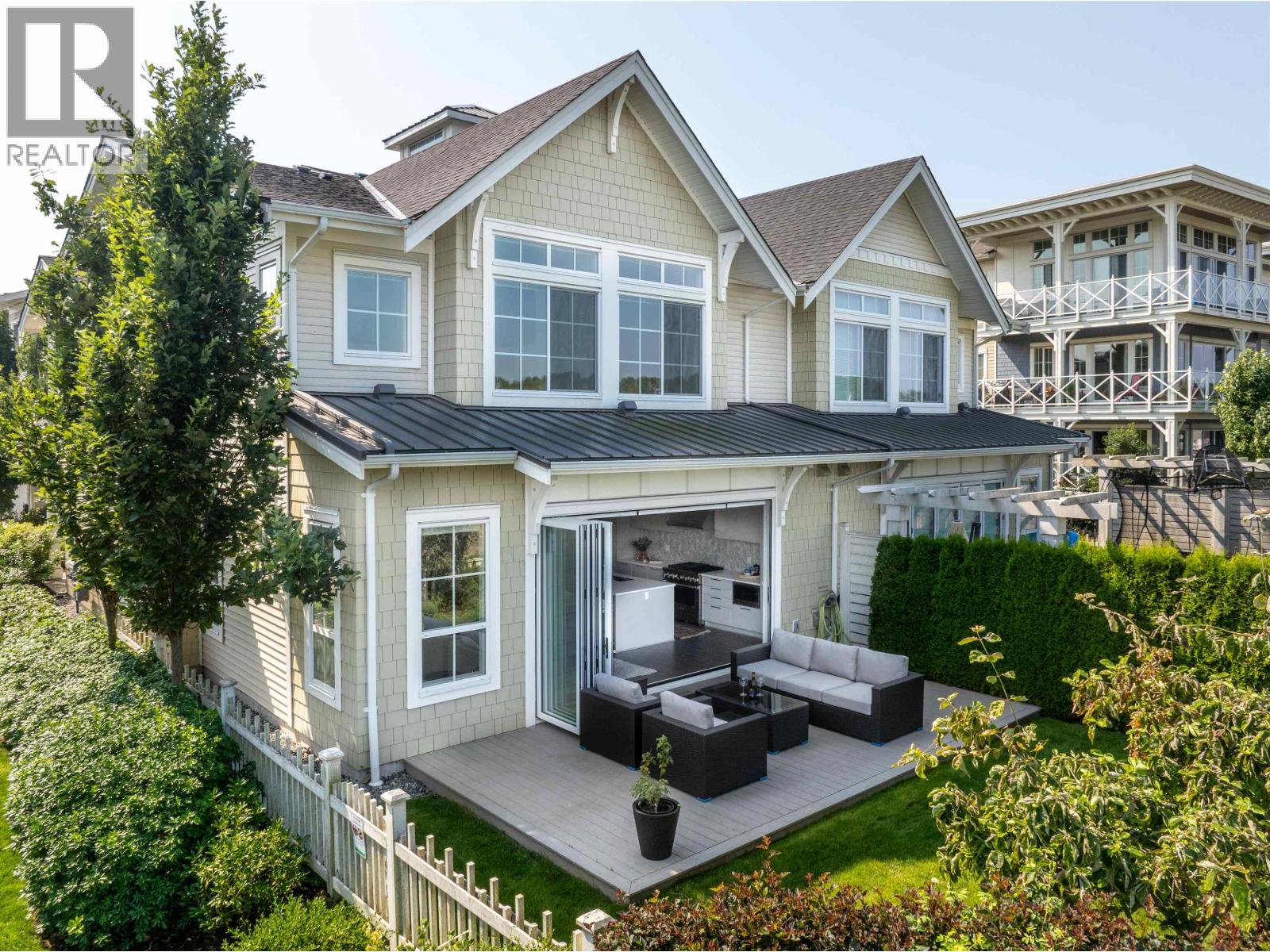 2 5551 ADMIRAL WAY, Delta