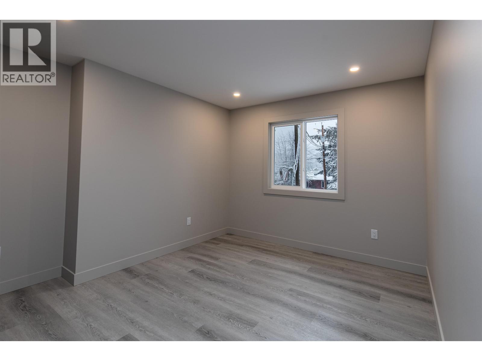 #2 4007 BENNER STREET - 20