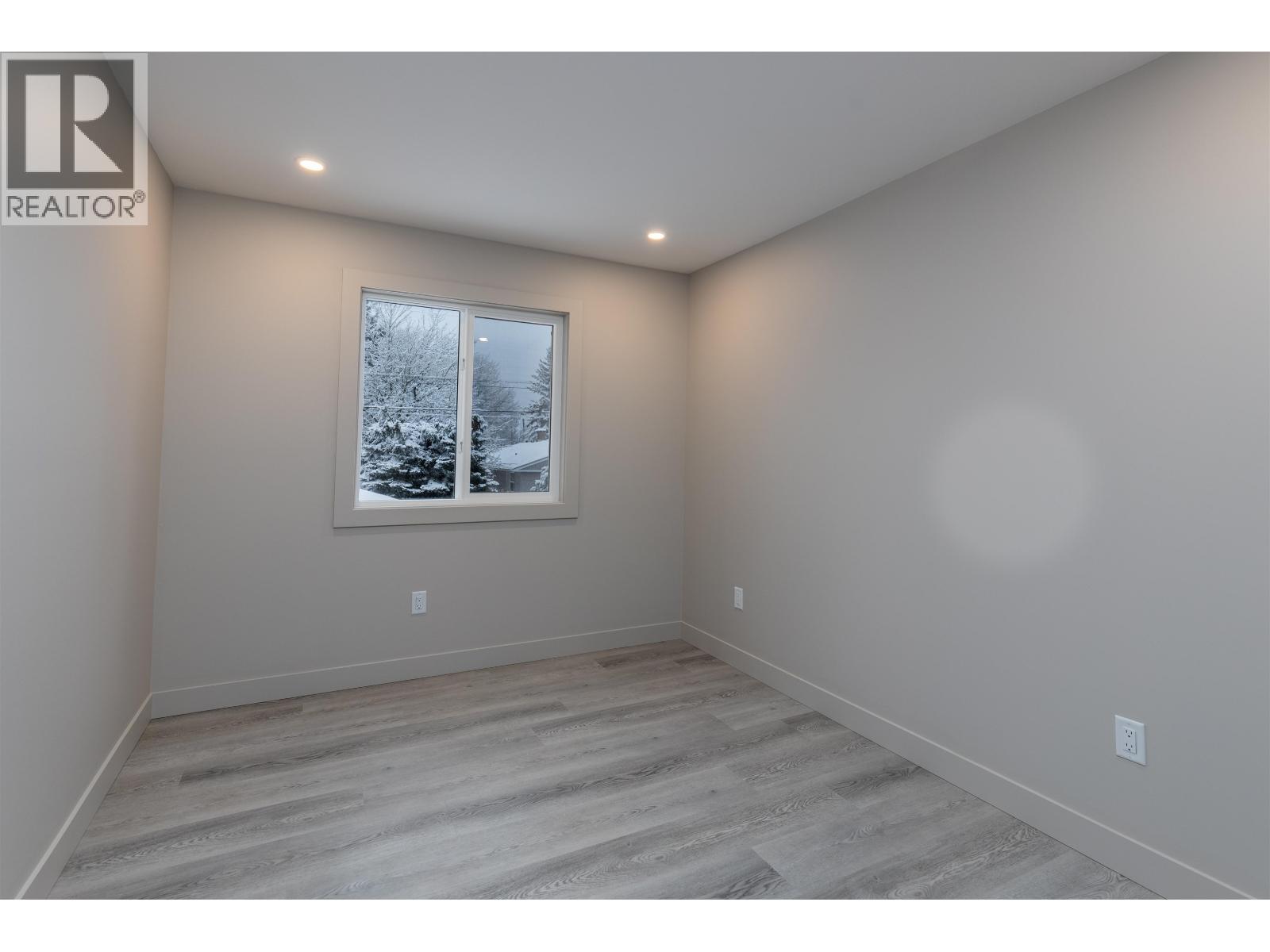 #2 4007 BENNER STREET - 21