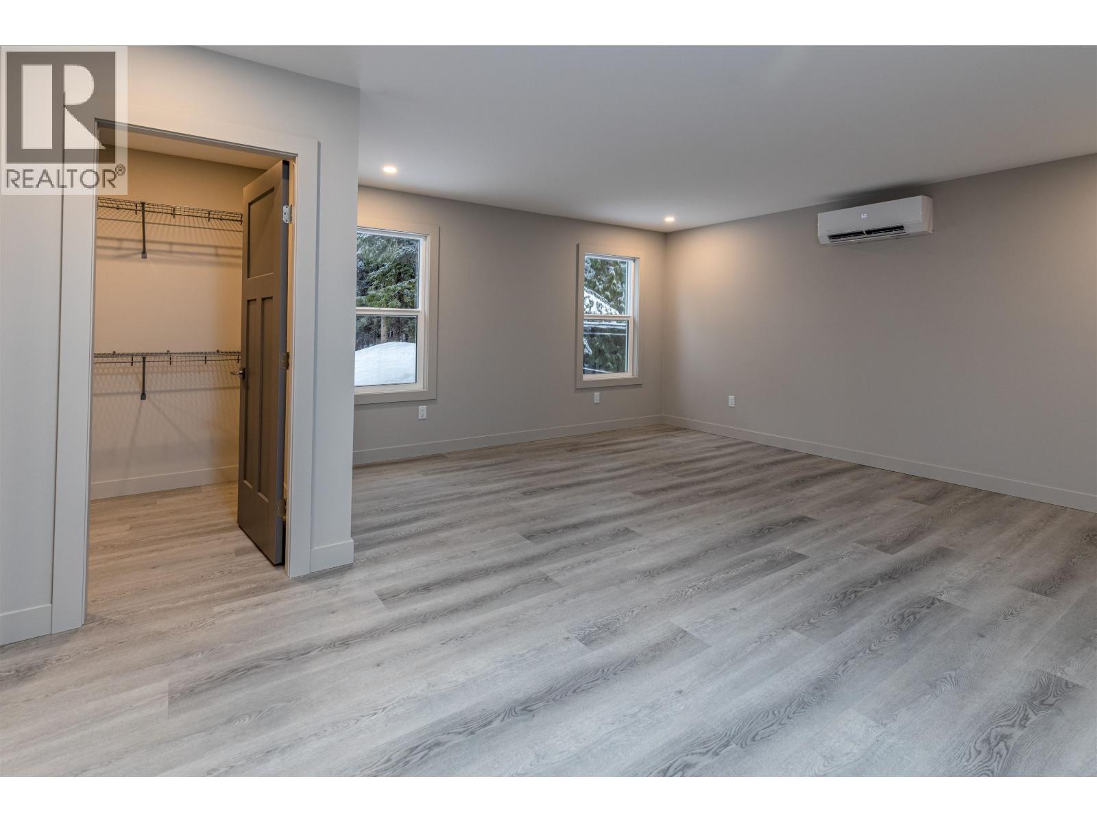 #2 4007 BENNER STREET - 16