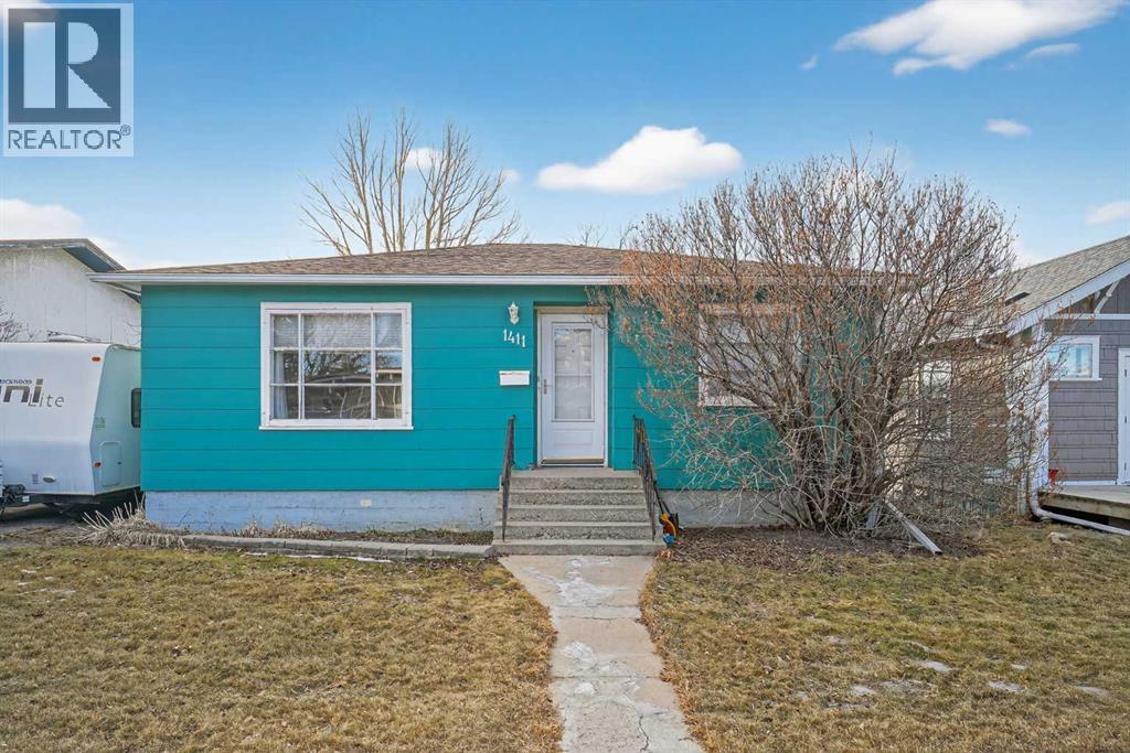 Single Family House Bungalow for Sale in   Avenue NW Capitol Hill Calgary 
