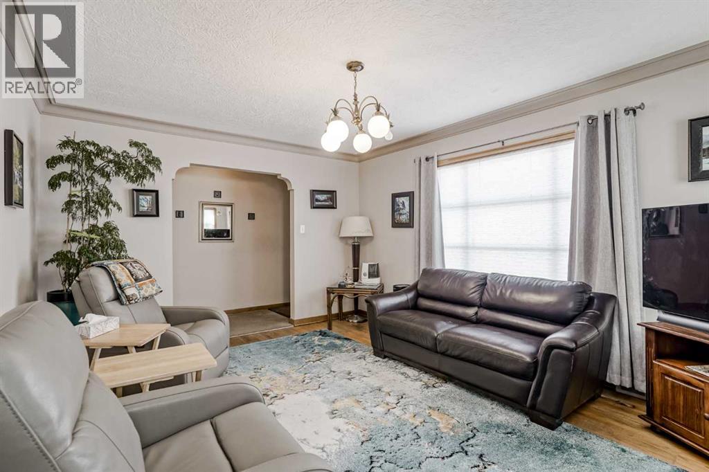 Single Family House Bungalow for Sale in   Avenue NW Capitol Hill Calgary 