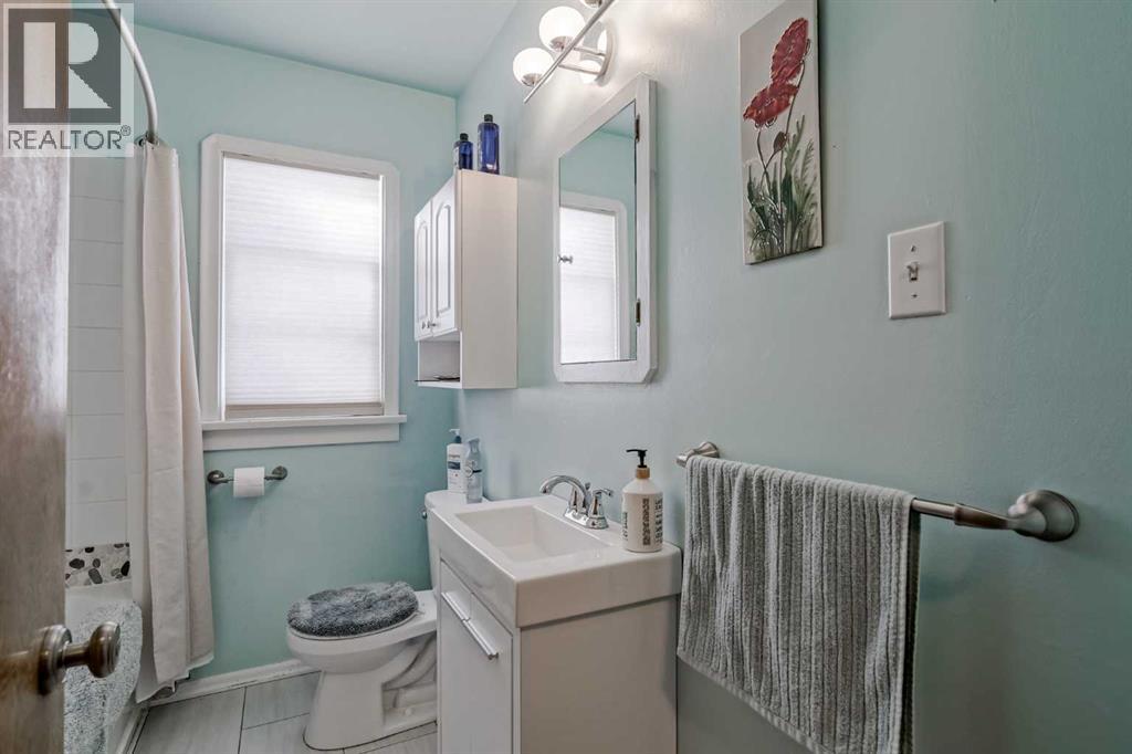 Single Family House Bungalow for Sale in   Avenue NW Capitol Hill Calgary 