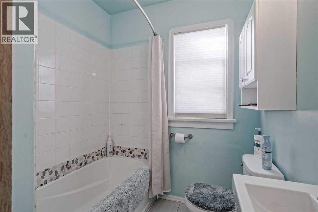 1411 20 AVENUE NW - 40