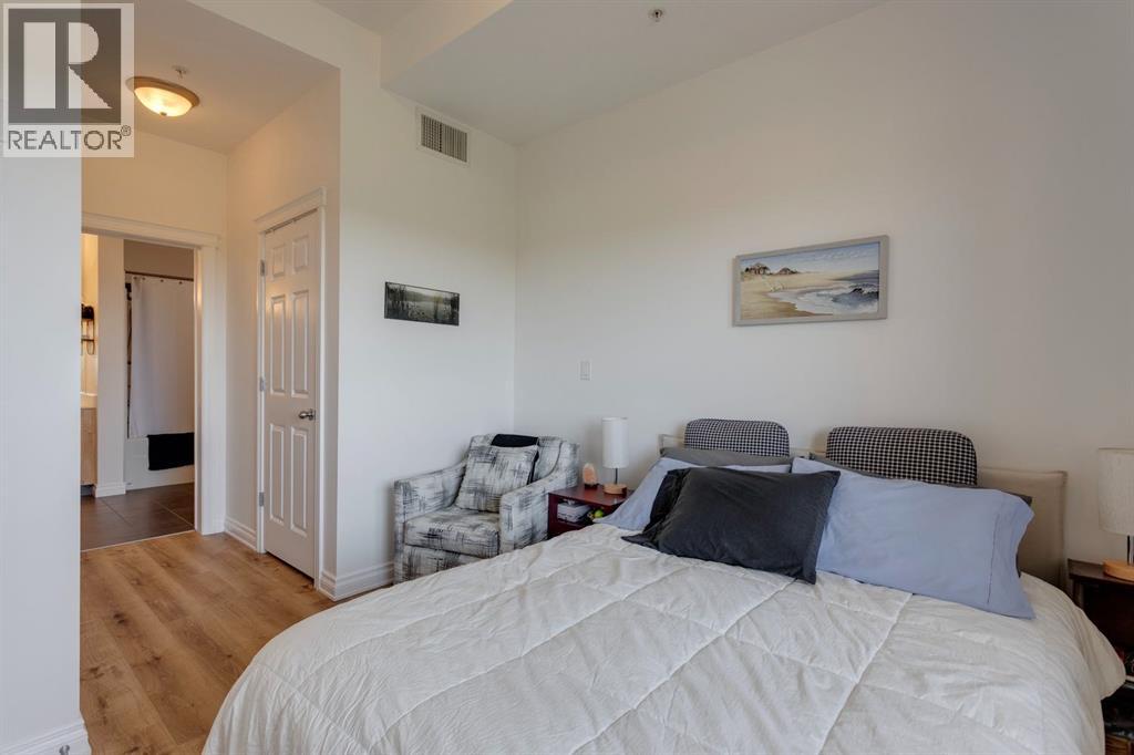 Single Family House for Sale in   Hemlock Crescent SW Spruce Cliff Calgary 