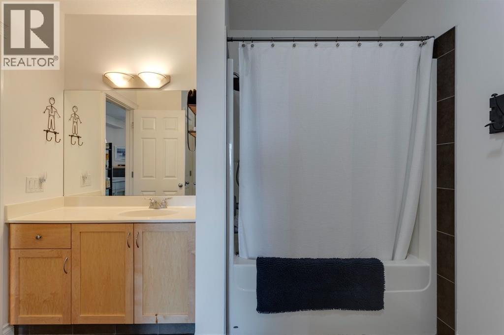 Single Family House for Sale in   Hemlock Crescent SW Spruce Cliff Calgary 