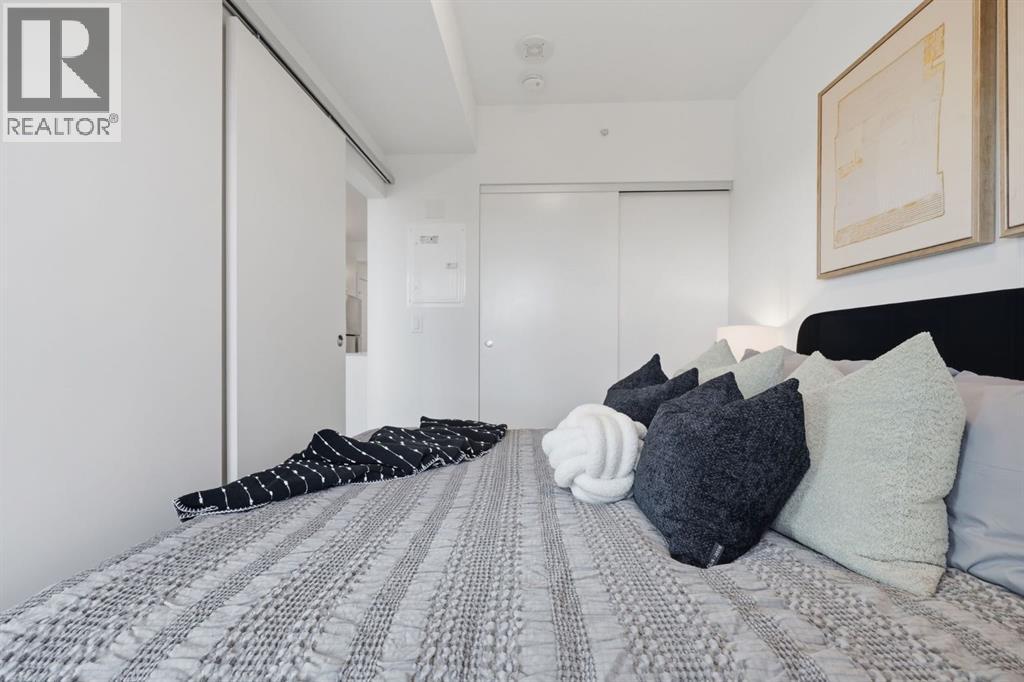 Single Family House for Sale in    Street NE Crescent Heights Calgary 