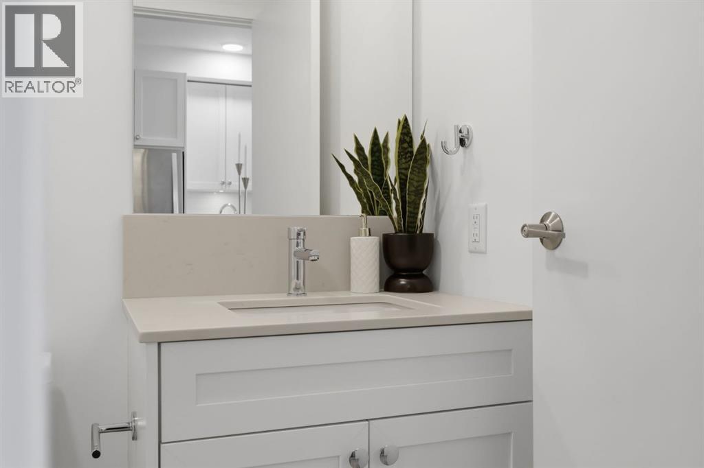 Single Family House for Sale in    Street NE Crescent Heights Calgary 