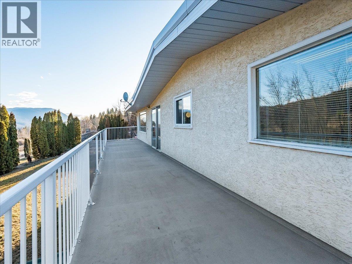 3613 9th Avenue, Castlegar
