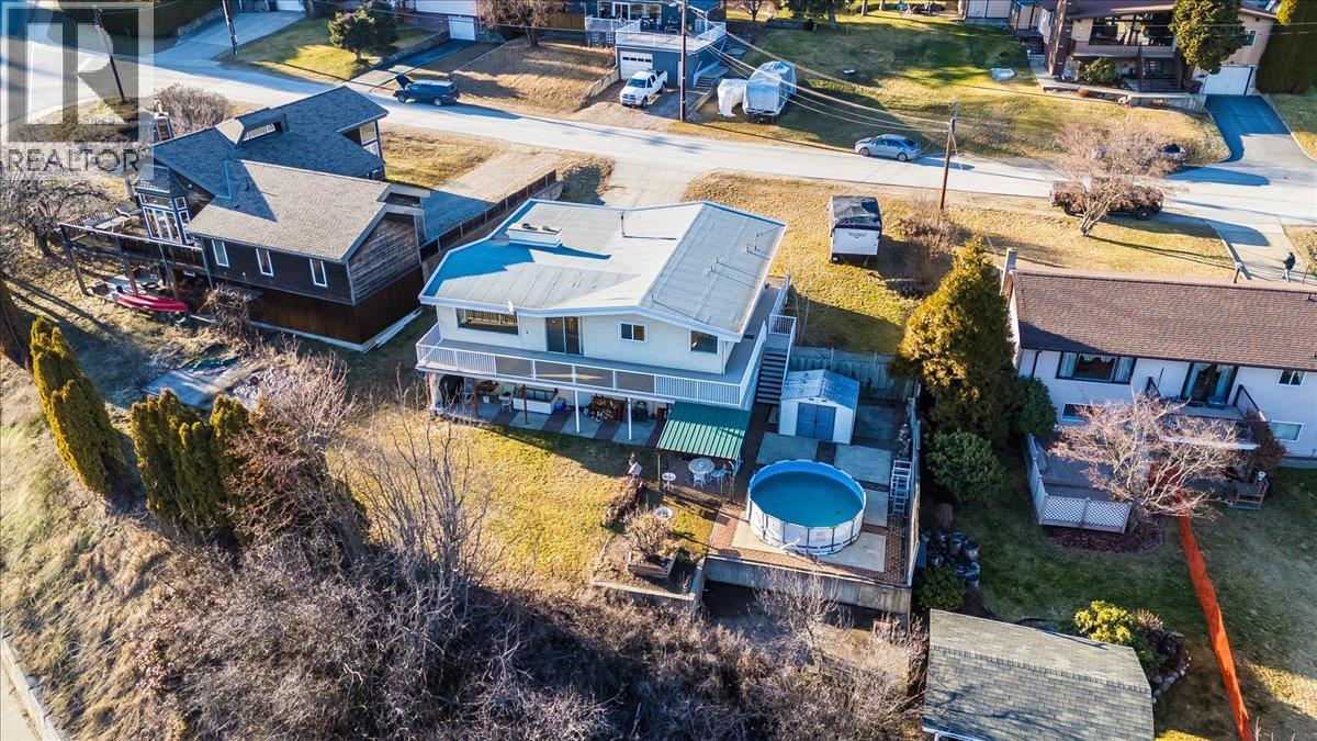 3613 9th Avenue, Castlegar