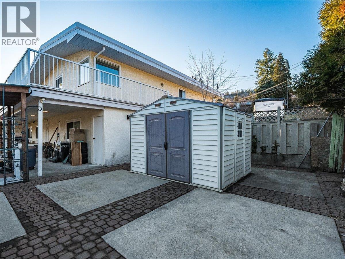 3613 9th Avenue, Castlegar