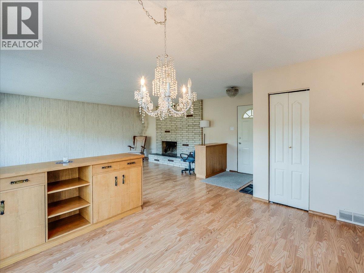 3613 9th Avenue, Castlegar