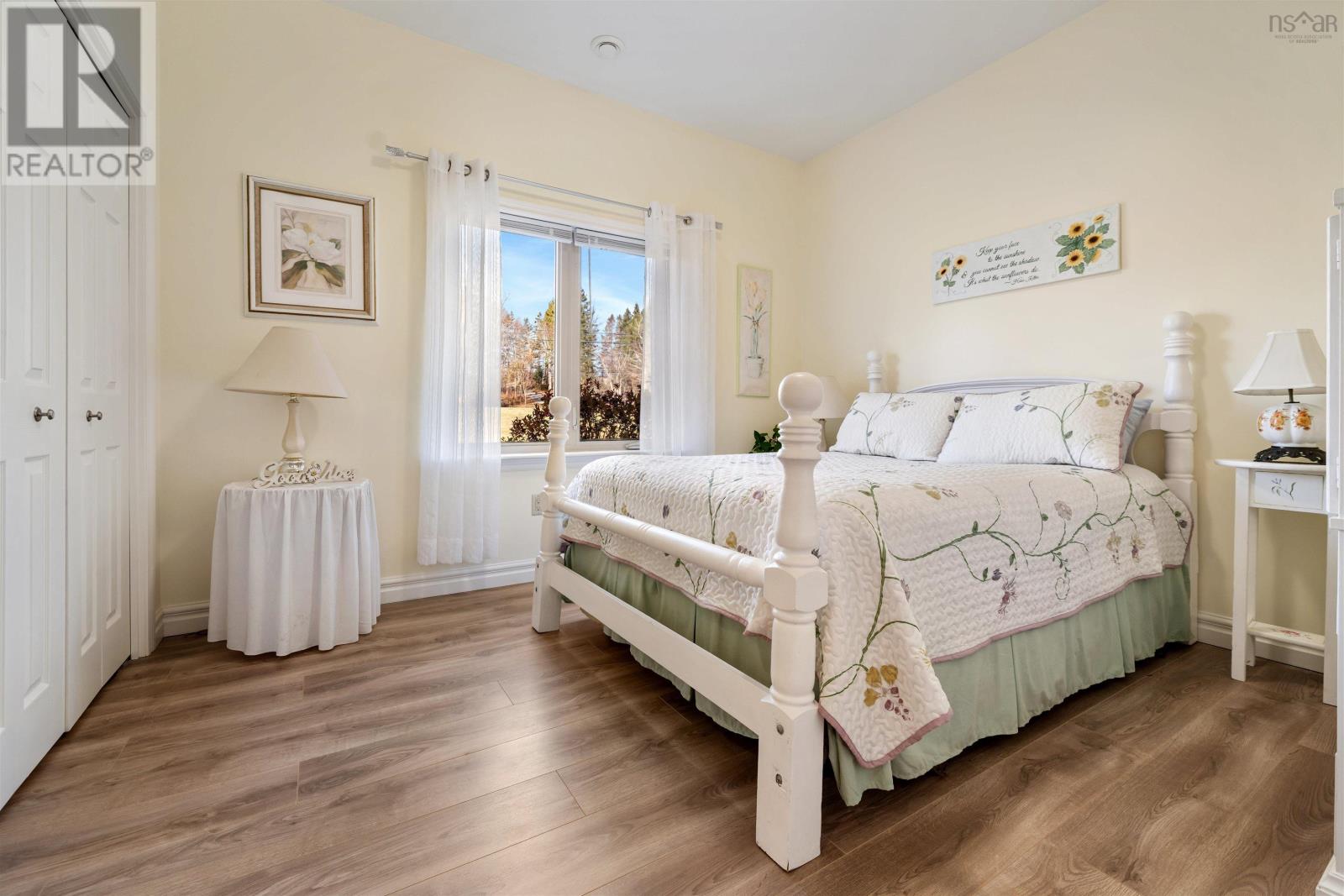 Property 34 of 47 of 2162 Highway 376