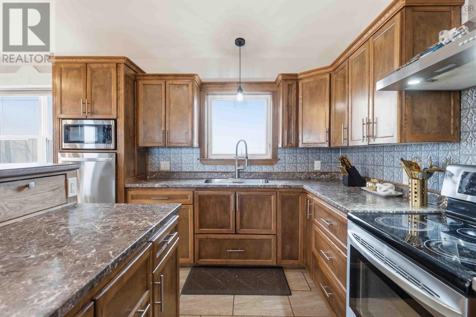 Property 27 of 42 of 1476 Highway 360