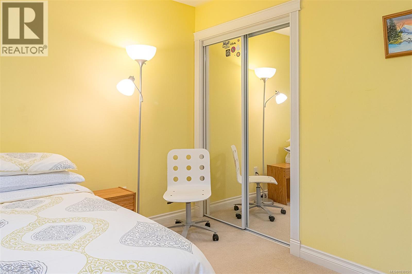 6509 KESTREL CRES - 39