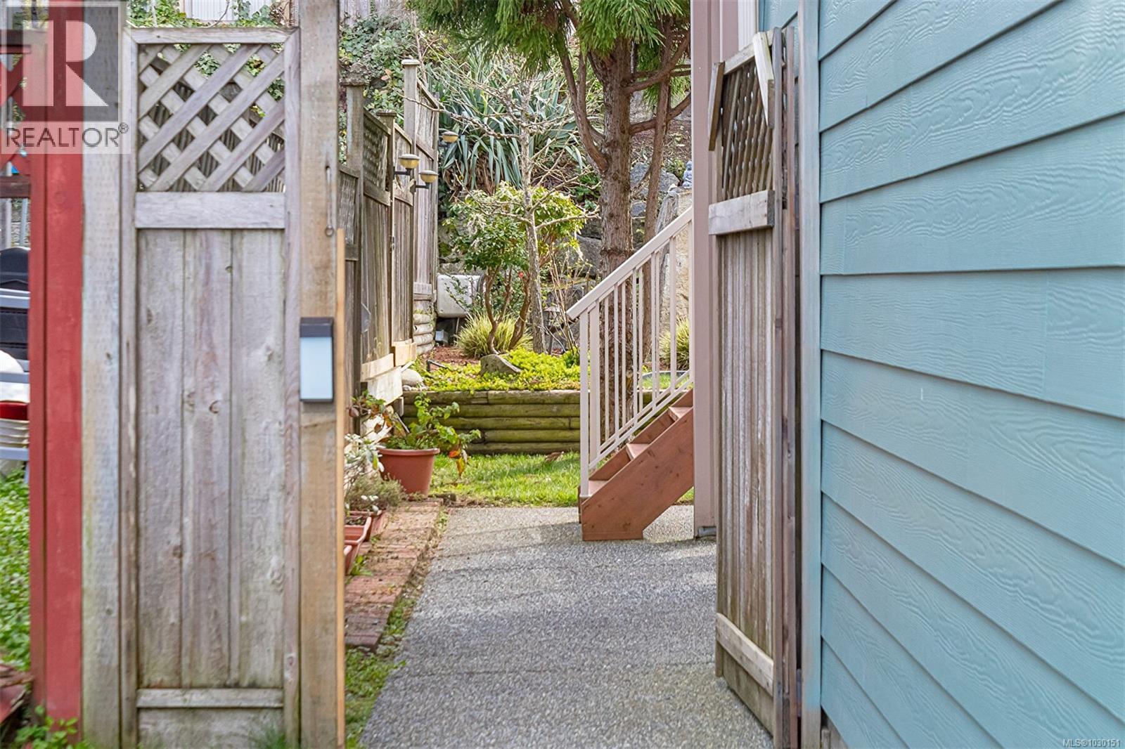 6509 KESTREL CRES - 86