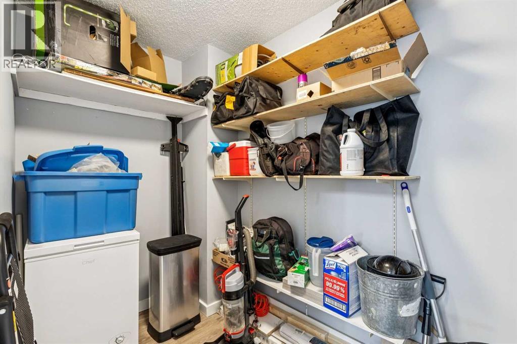 Single Family House for Sale in    Street SW Glenbrook Calgary 