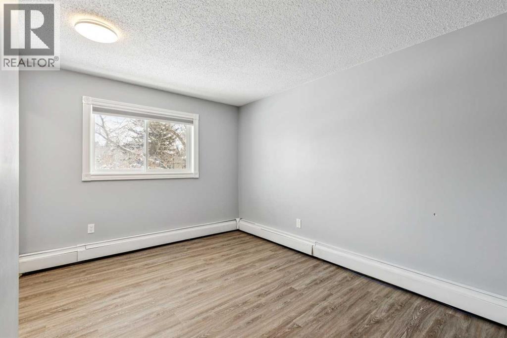 Single Family House for Sale in    Street SW Glenbrook Calgary 