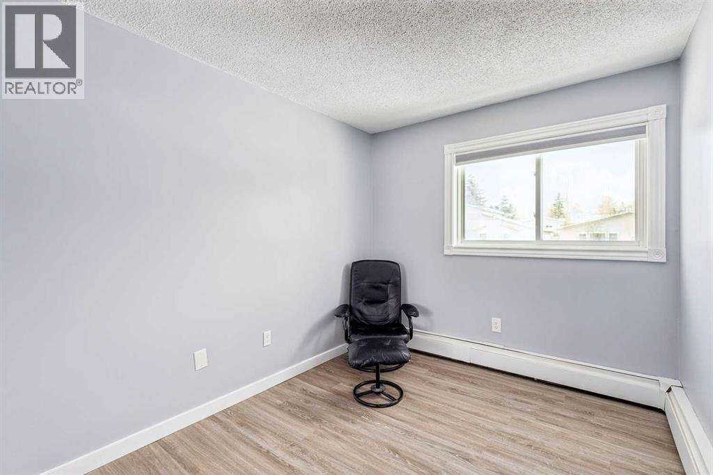 Single Family House for Sale in    Street SW Glenbrook Calgary 