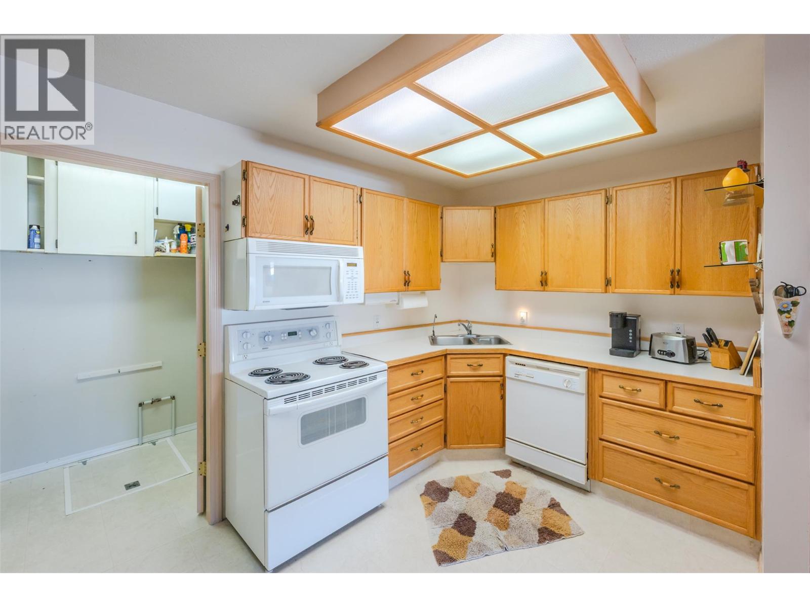 5862 AIRPORT Street Unit# 8, Oliver