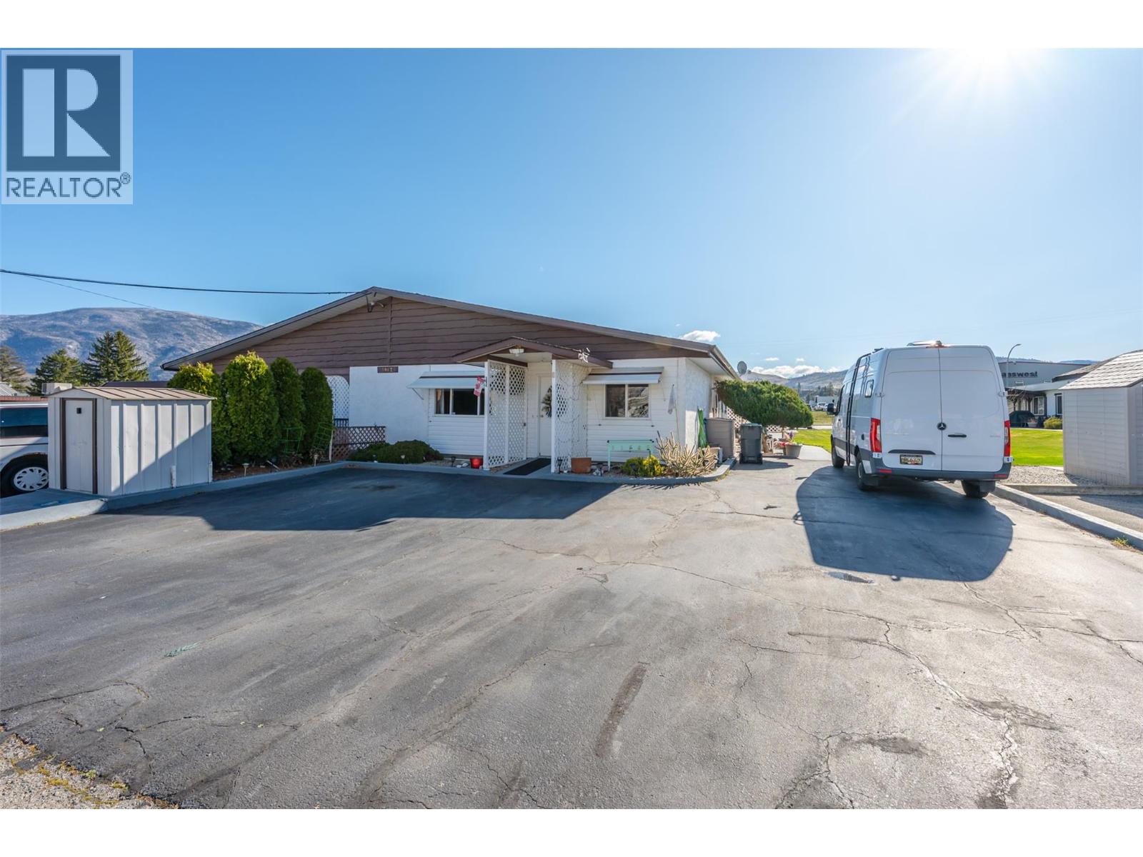 #8 5862 AIRPORT Street - 29