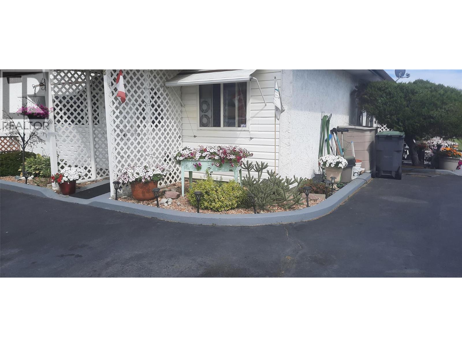 #8 5862 AIRPORT Street - 28