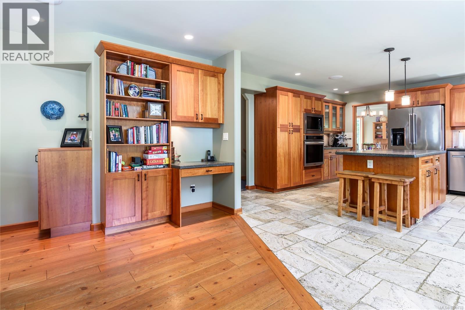7455 Rodger Rd - 24
