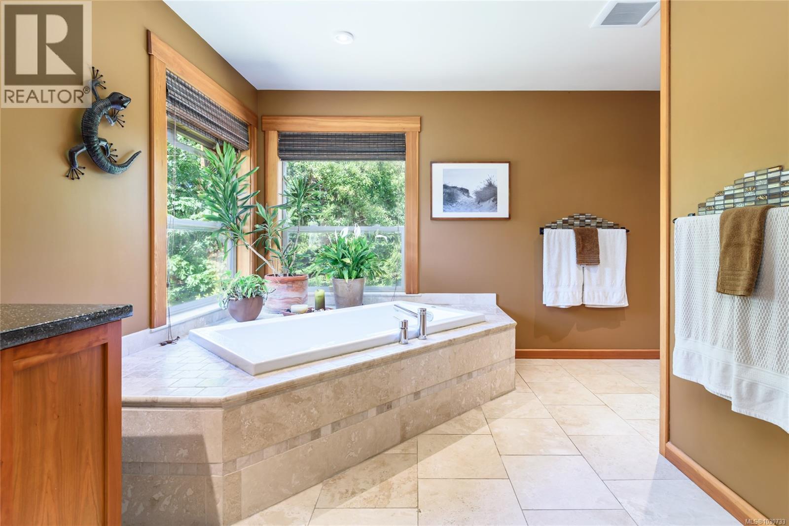 7455 Rodger Rd - 33