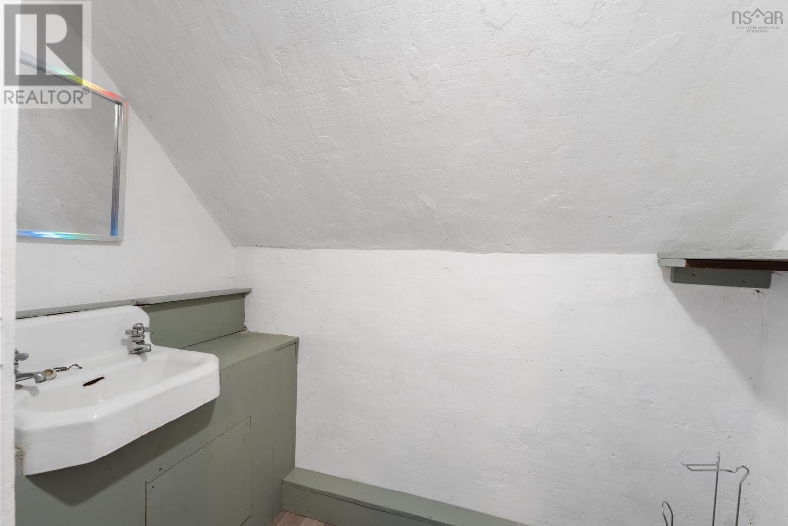 Property 3 of 30 of 5241 Highway 1