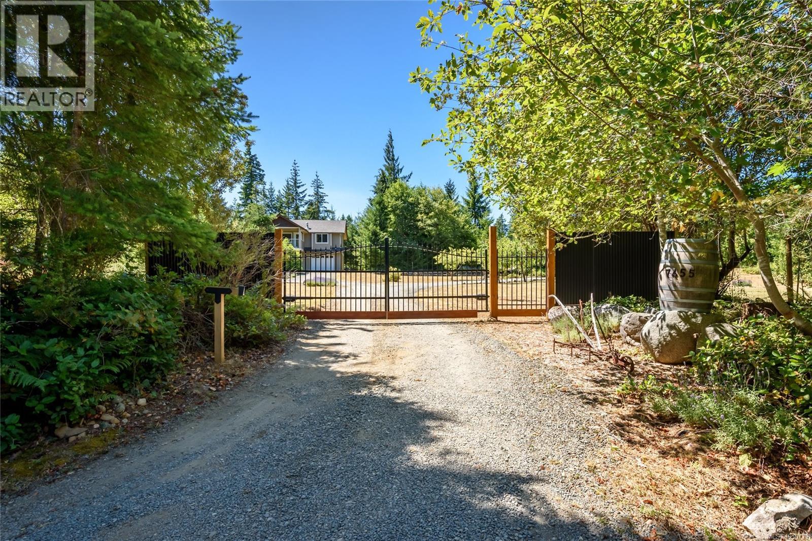 7455 Rodger Rd - 5