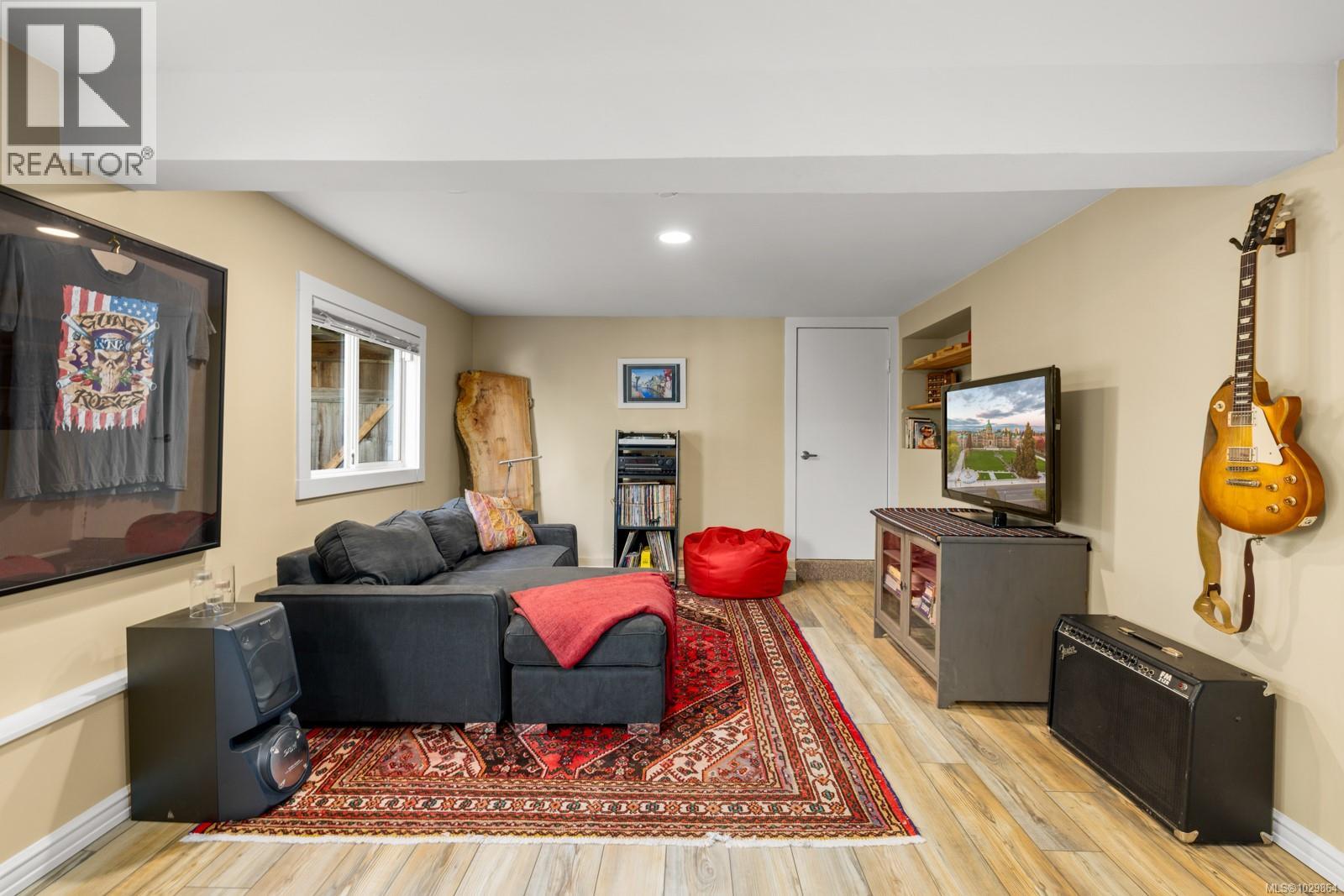 3223 SEDGWICK DR - 34