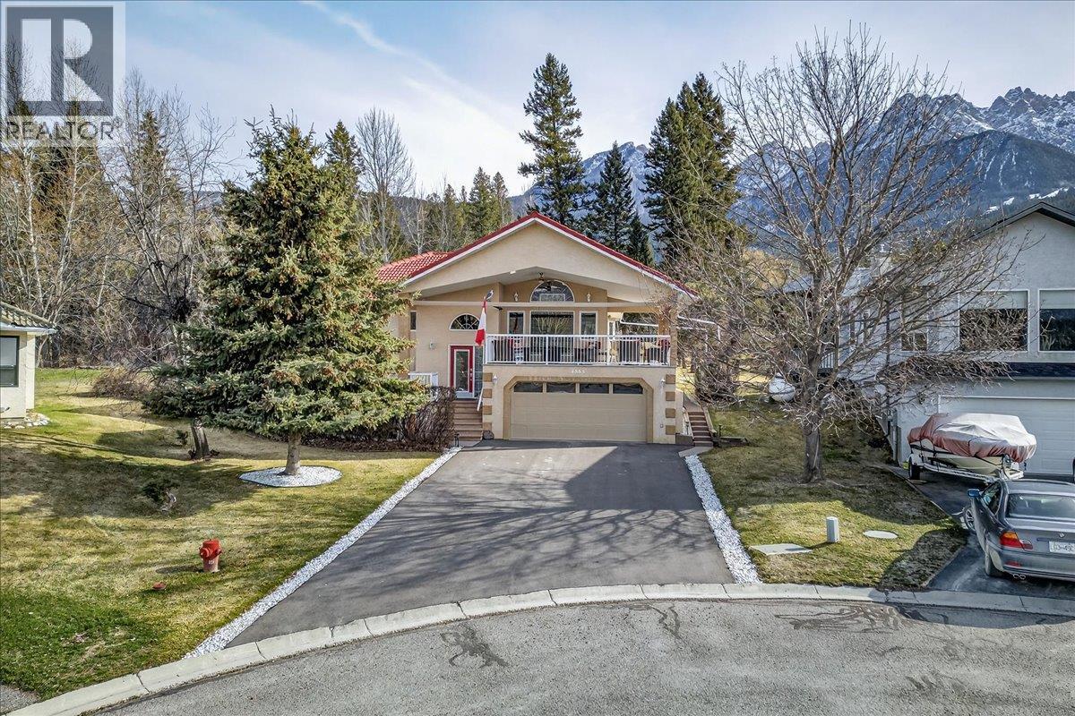 4885 Carnoustie Place, Fairmont Hot Springs
