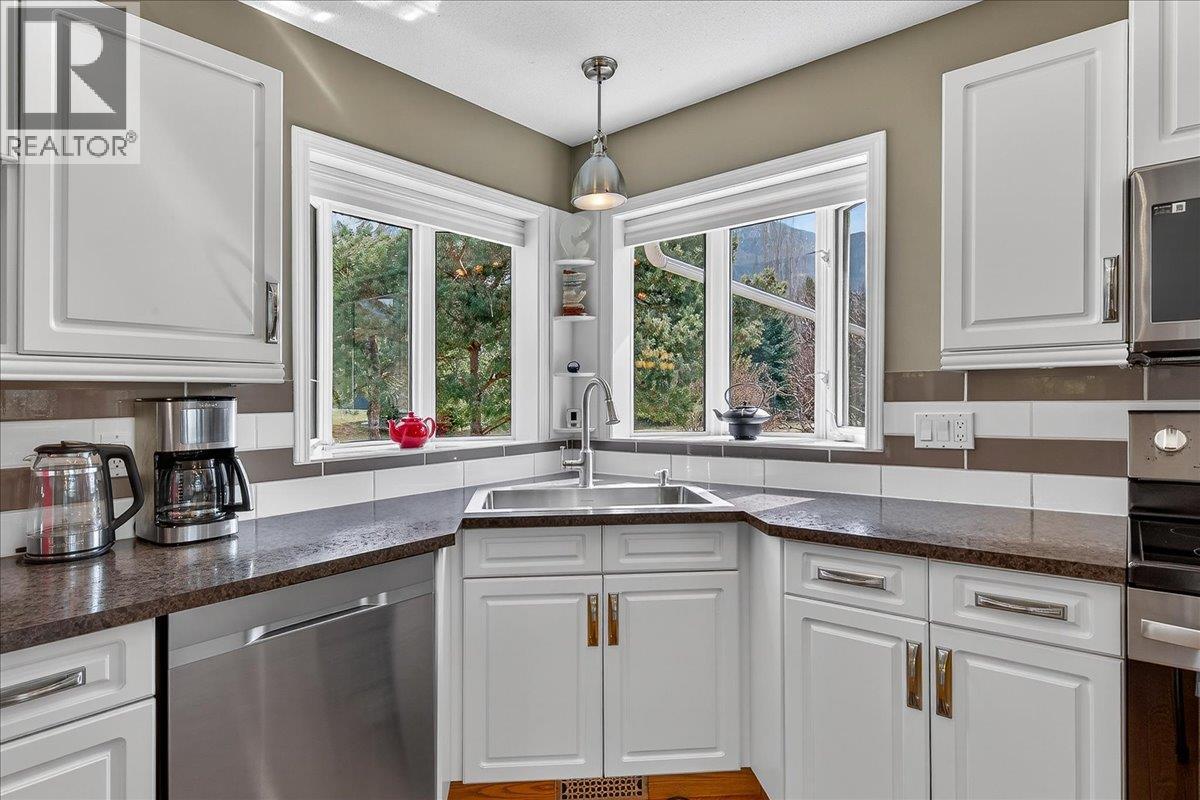 4885 Carnoustie Place, Fairmont Hot Springs