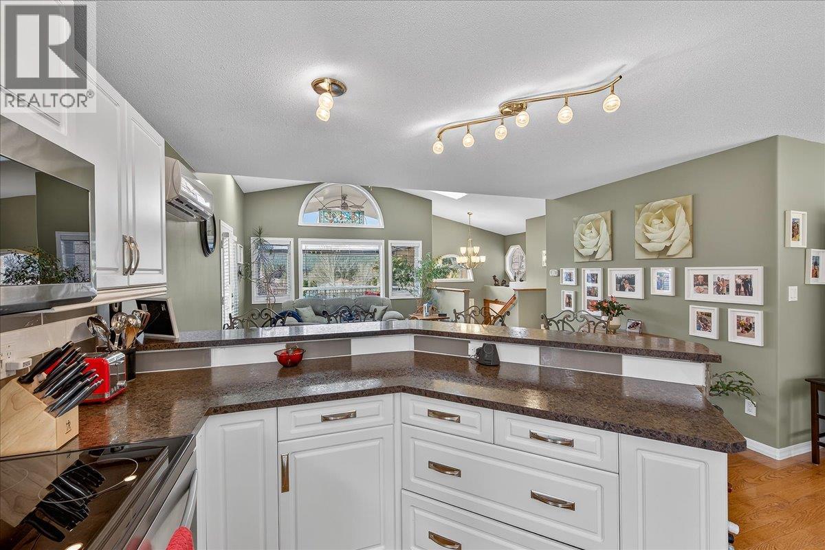 4885 Carnoustie Place, Fairmont Hot Springs