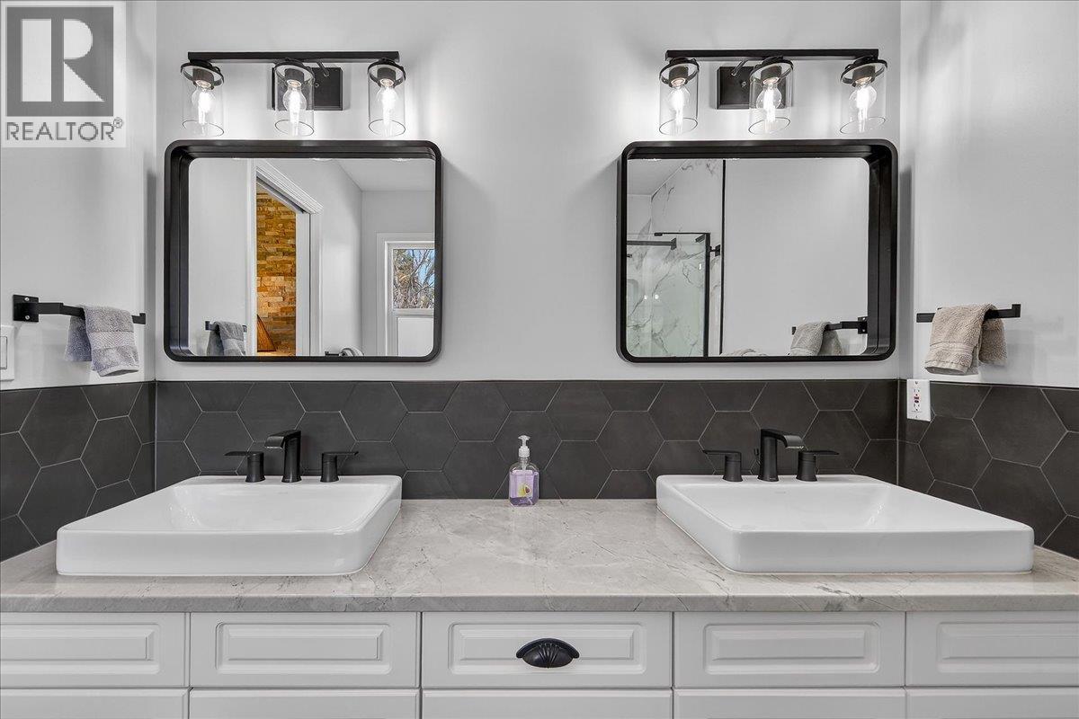 4885 Carnoustie Place, Fairmont Hot Springs