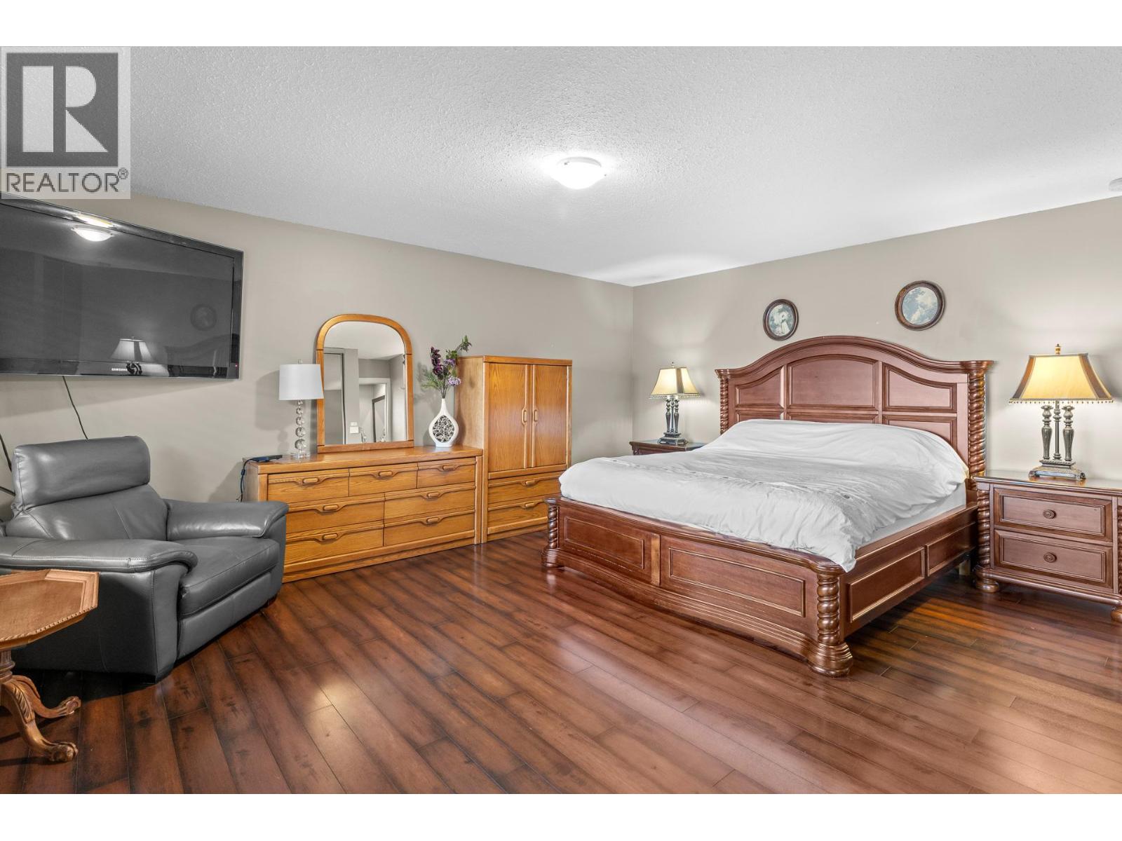 1084 Westside Road S, West Kelowna